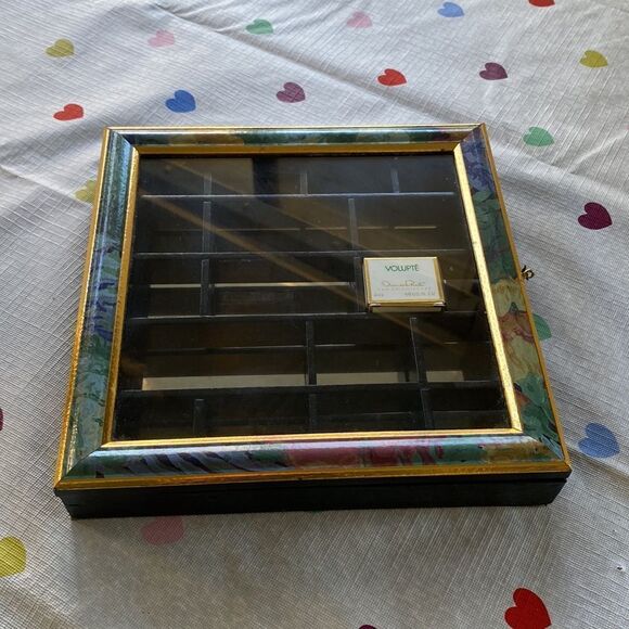 Vintage Fragrance Collectors Mirrored Shadow Box - Picture 3 of 7